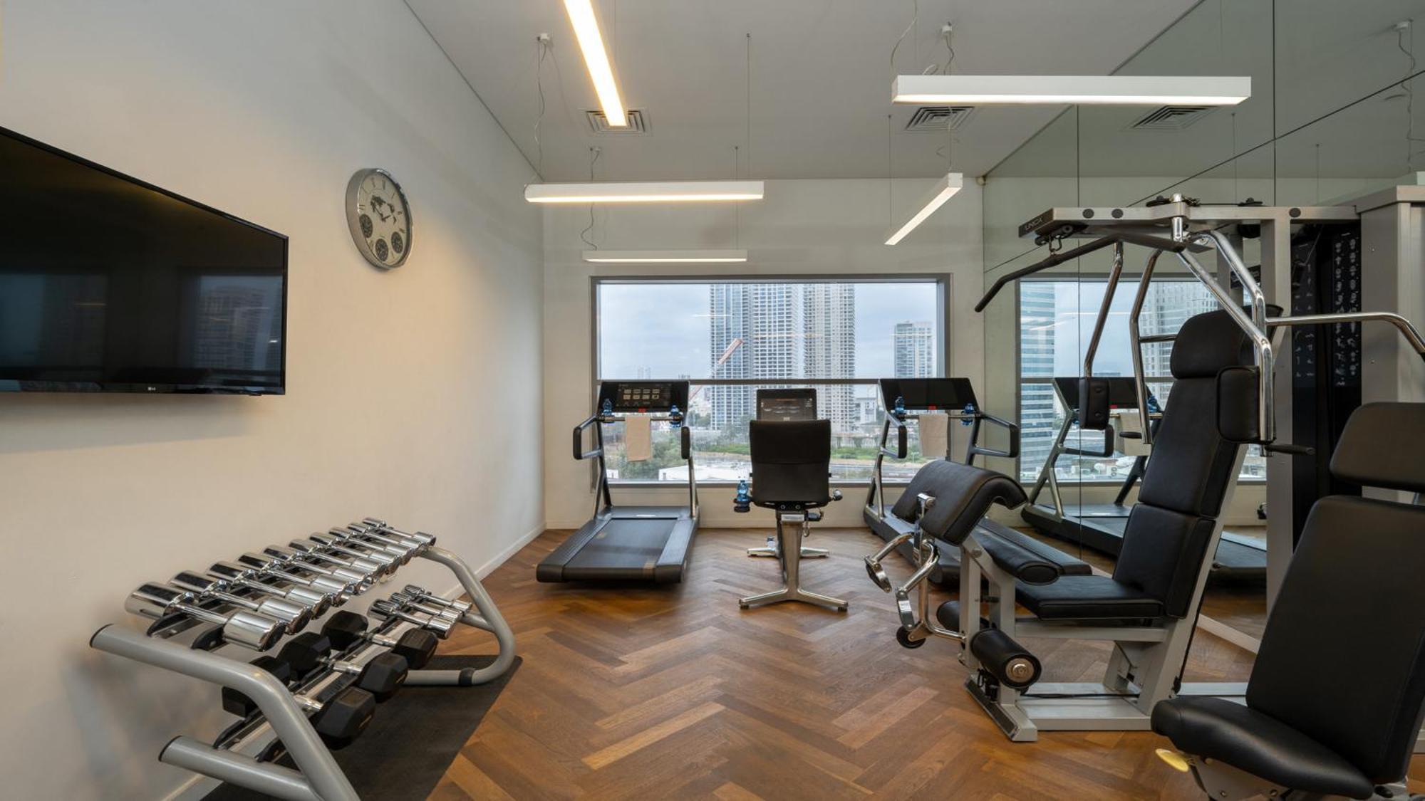 Hotel Indigo Tel Aviv - Diamond District By Ihg Giv'atayim Exterior foto The gym at the hotel